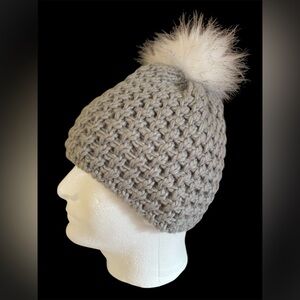 Fabletics Gray Knit Beanie with Faux Fur Pom